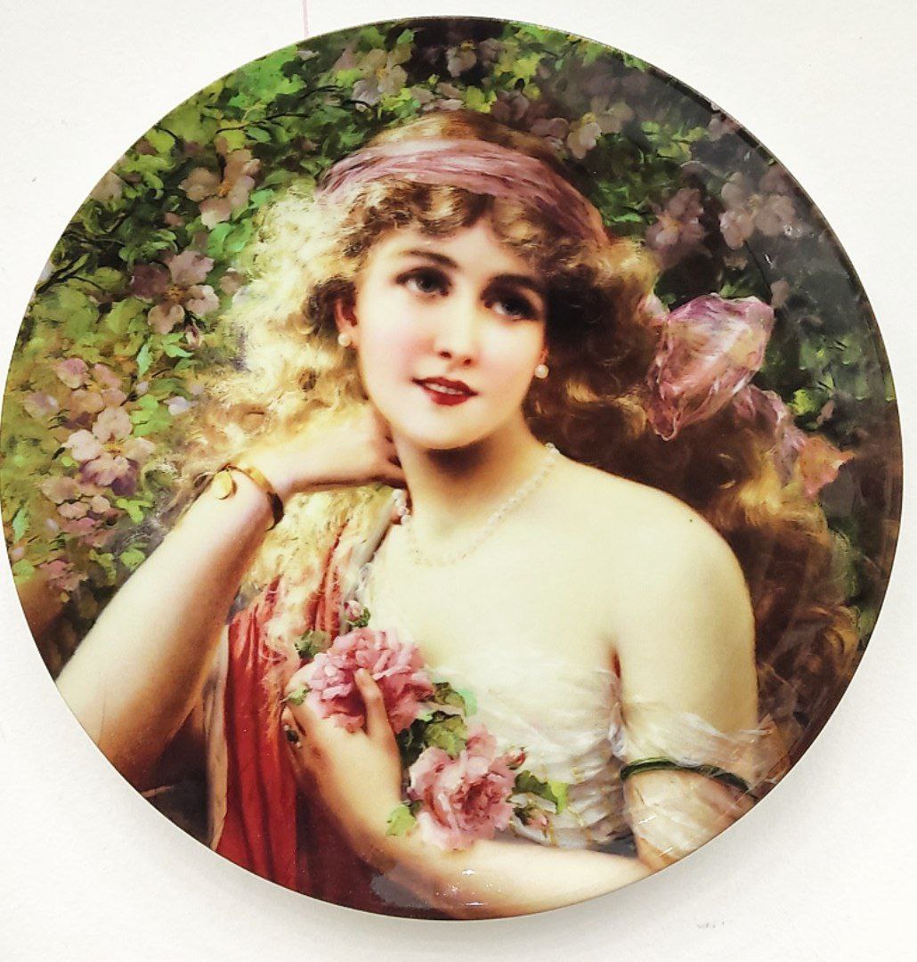 خرید و قیمت تابلو بشقاب سرامیکی دیوارکوب طرح دختر / دکور هنری و لوکس دیواری قطر 27 سانتیمتر