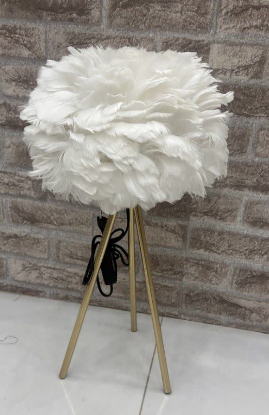 خرید و قیمت آباژور مدرن کد 6054/ پایه فلزی طلایی رنگ ثابت جنس شید پر /ارتفاع 60 سانتیمتر /خاص /وارداتی